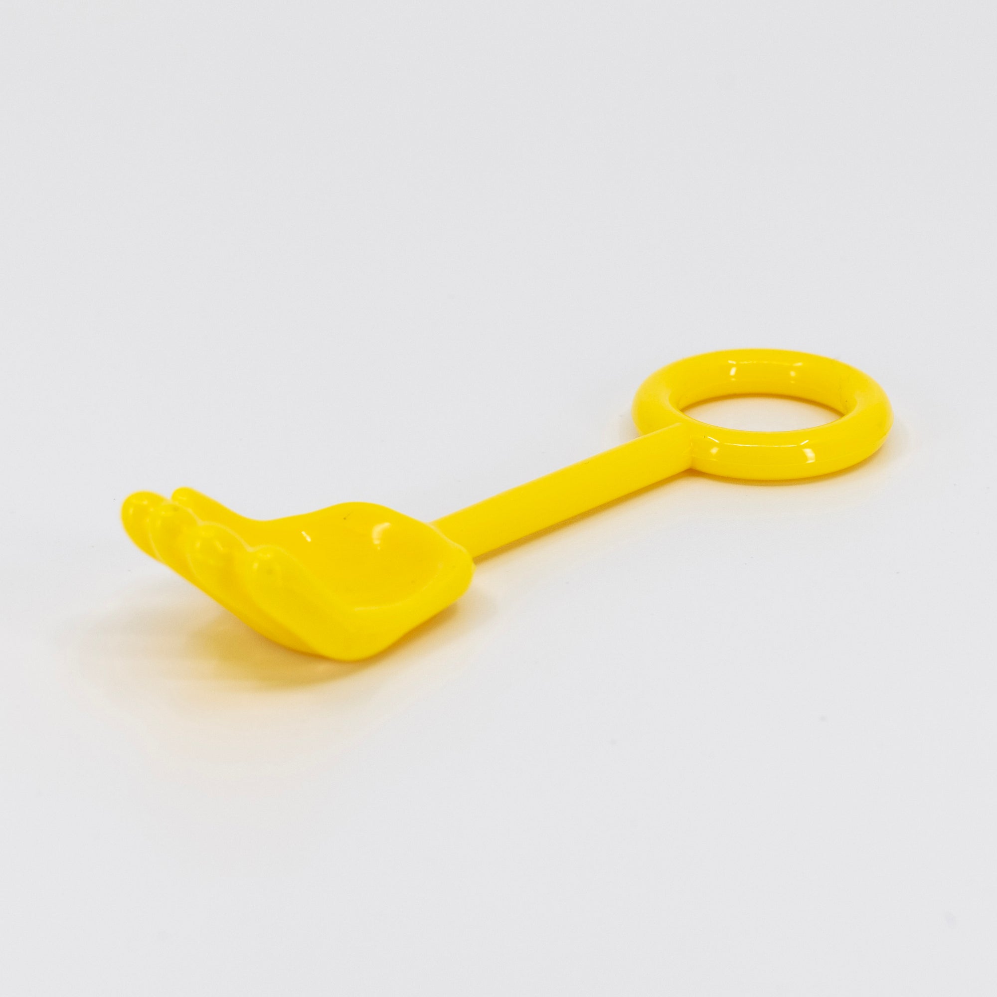 Yellow Handy Spoon is great for dispensing SPLATZ soap balls and blowing bubbles